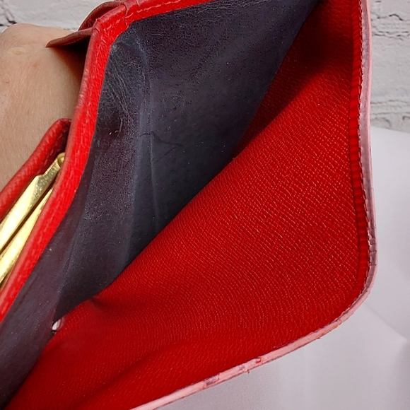 'LOUIS VUITTON' 'EPI' LEATHER CURVED~KISS~LOCK CUSTOM CHERRY RED WALLET - Picture 12 of 16